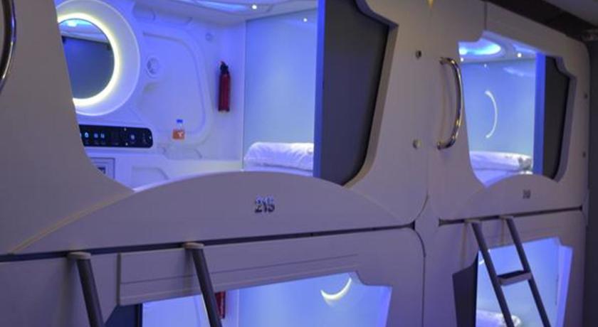 Time Capsule Hotel Джордж Таун Екстериор снимка