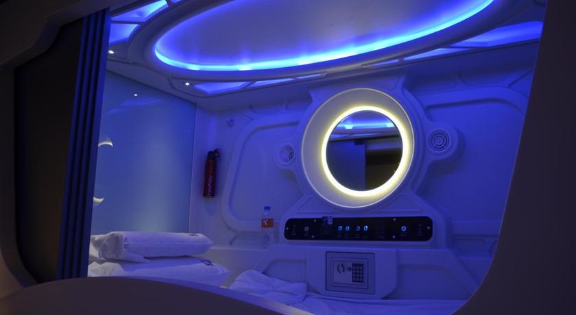 Time Capsule Hotel Джордж Таун Екстериор снимка