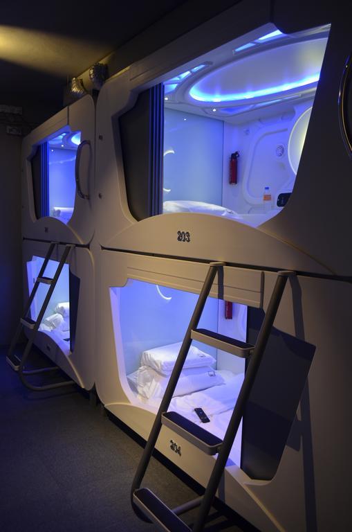 Time Capsule Hotel Джордж Таун Екстериор снимка