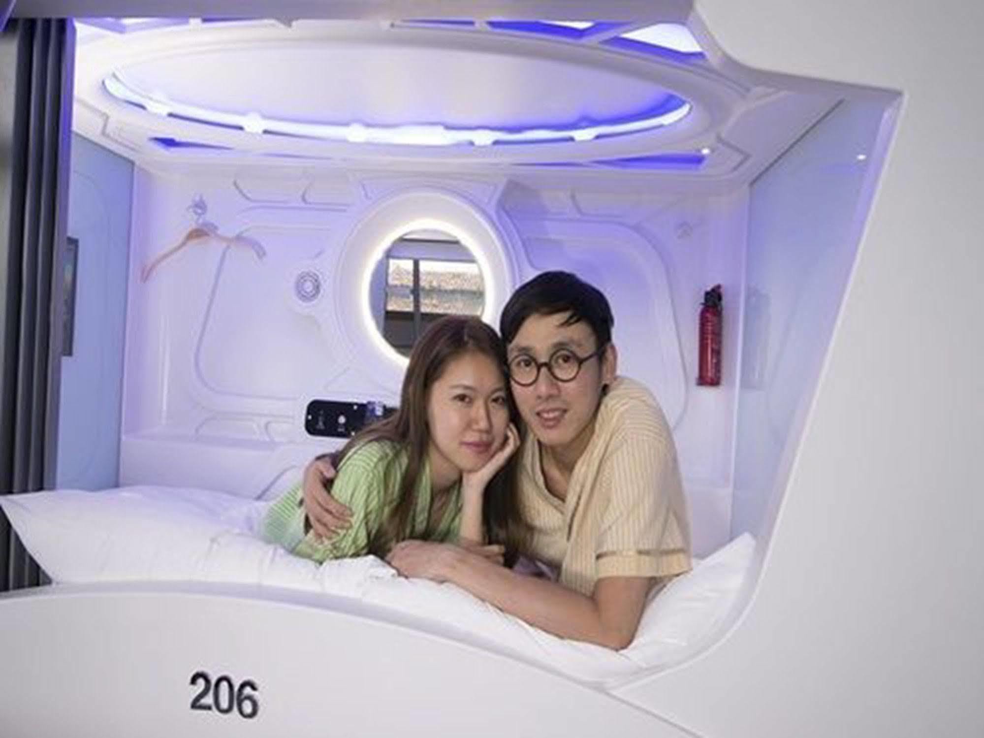 Time Capsule Hotel Джордж Таун Екстериор снимка