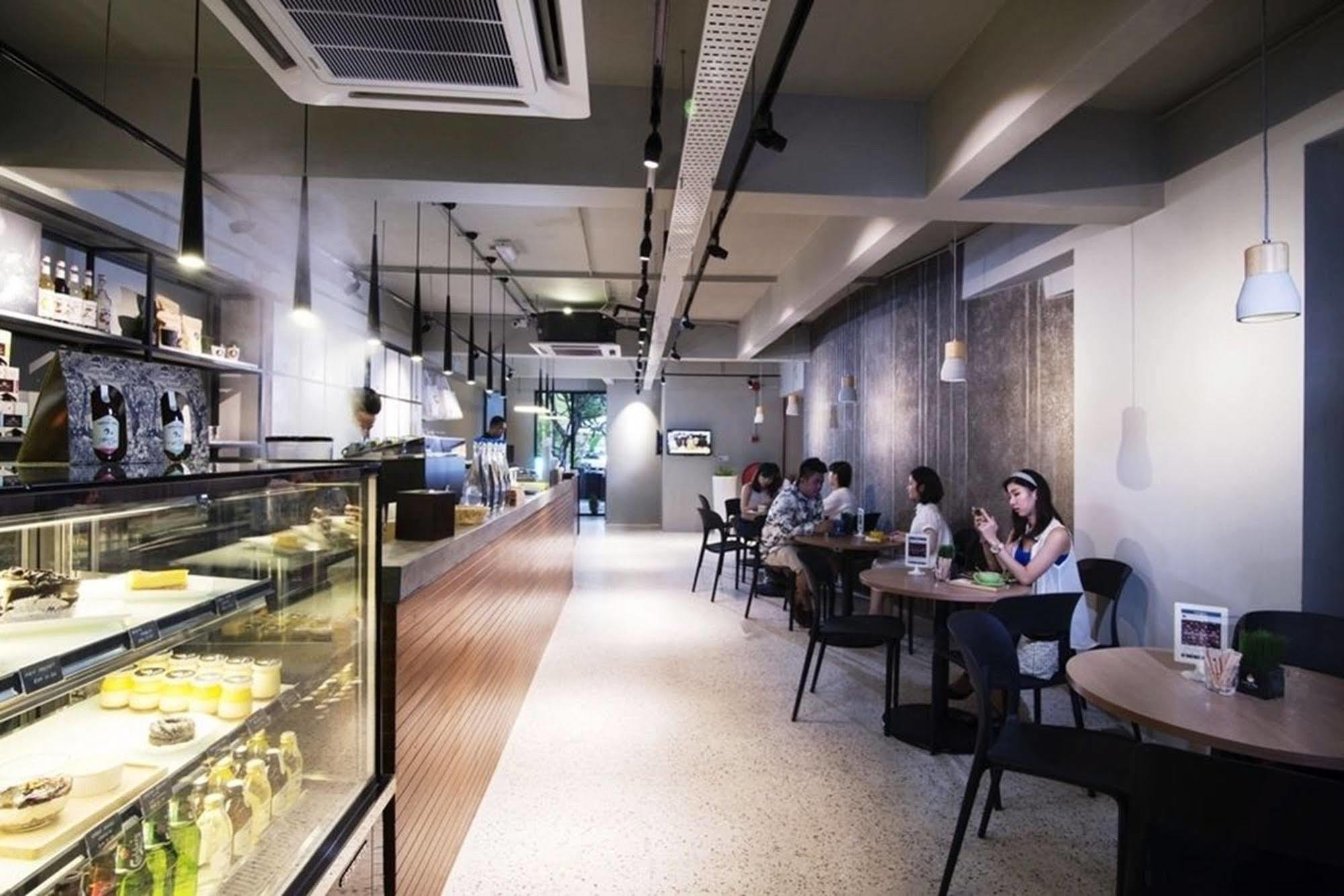 Time Capsule Hotel Джордж Таун Екстериор снимка