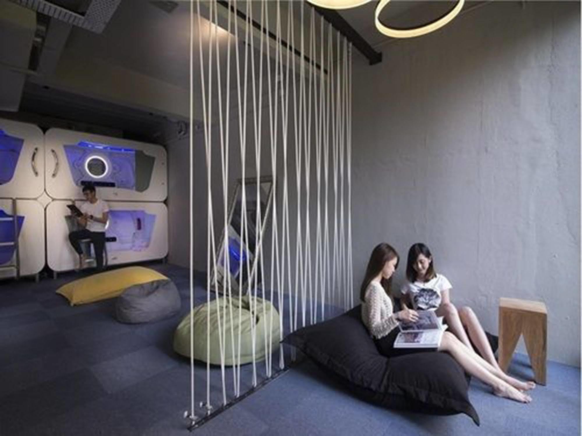 Time Capsule Hotel Джордж Таун Екстериор снимка