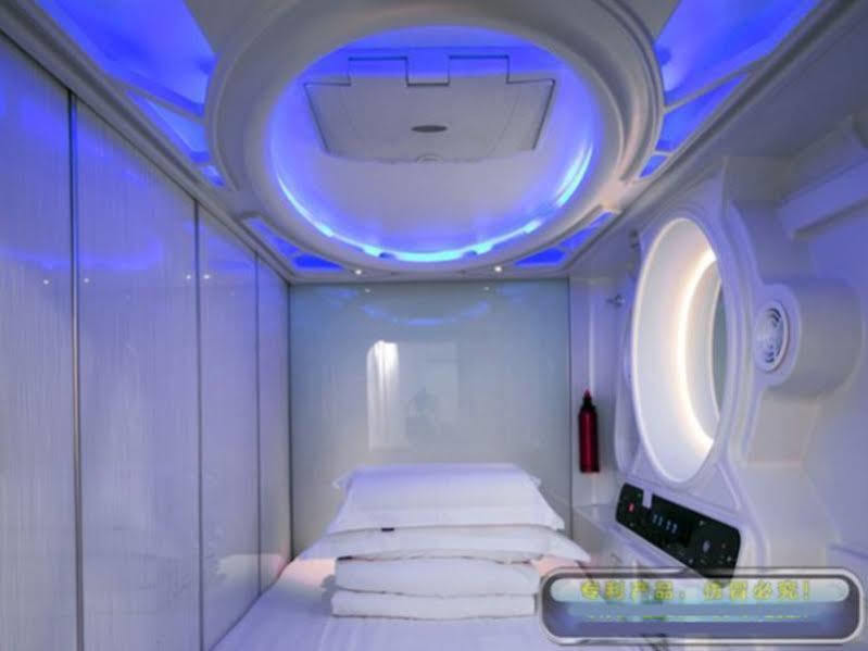 Time Capsule Hotel Джордж Таун Екстериор снимка